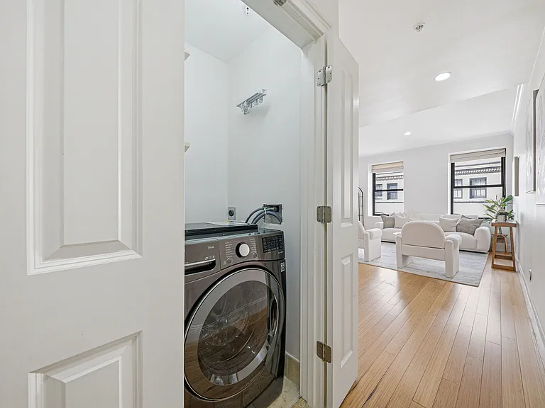 55 Temple Pl #4 — Photo 16