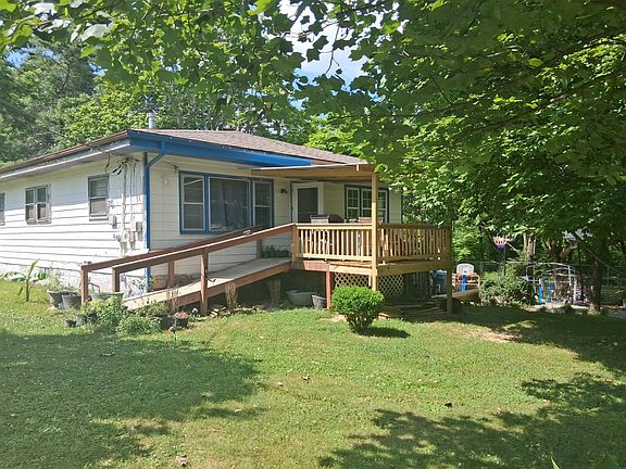 3rd image of 1434 Stanley St