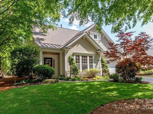 7036 Saranac Ln, Matthews, NC 28105
