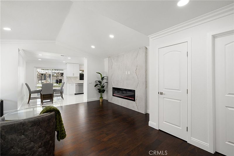 Listing photo 9 of 60