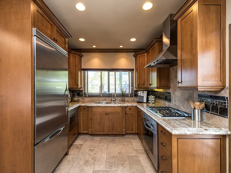Viewpoint Luxury Apartments — Photo 16