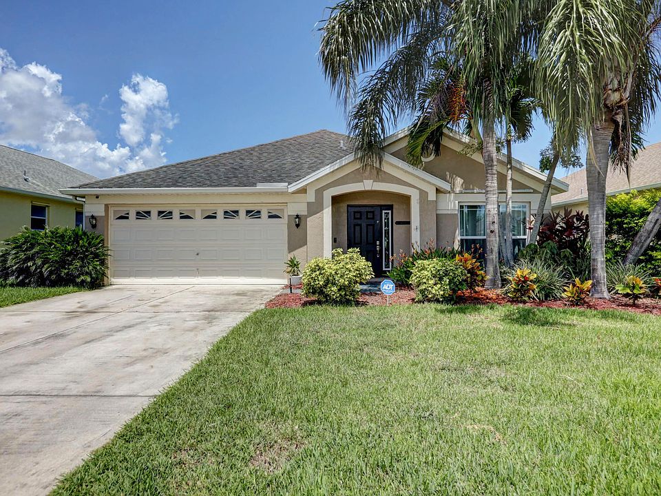 1st image of 721 NW Waterlily Pl