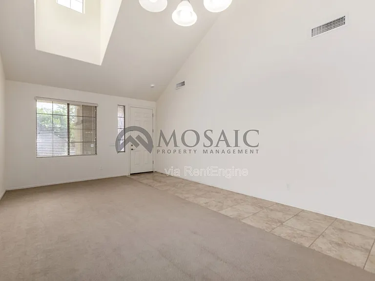 2656 E Boston St — Photo 8