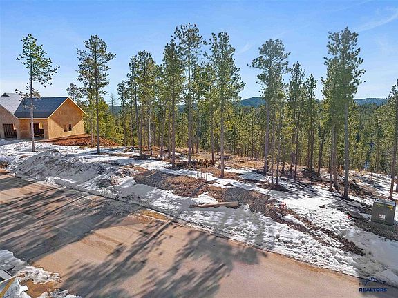 2nd image of 19 Overlook Ct