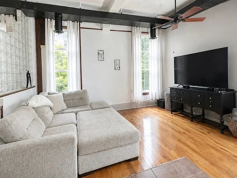 211 W 2nd St #208 — Photo 11