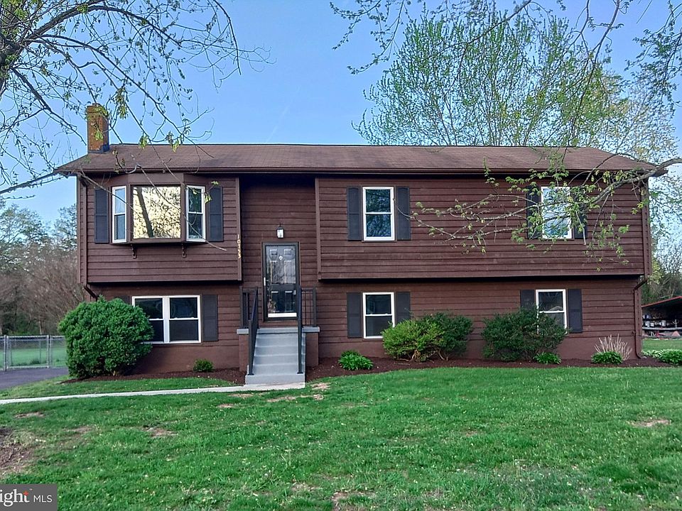 1st image of 10753 Blake Ln