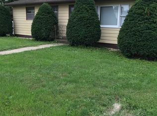 105 3rd St, Mendota, IL 61342