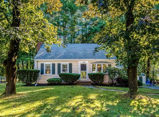 8 Morningside Dr, Walpole, MA 02081