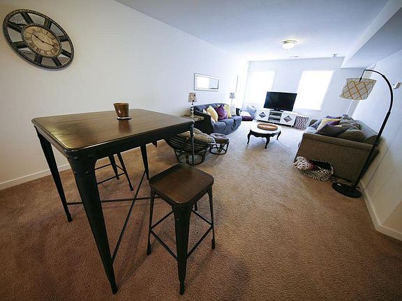 4th image of 1836 Parkwood Ave