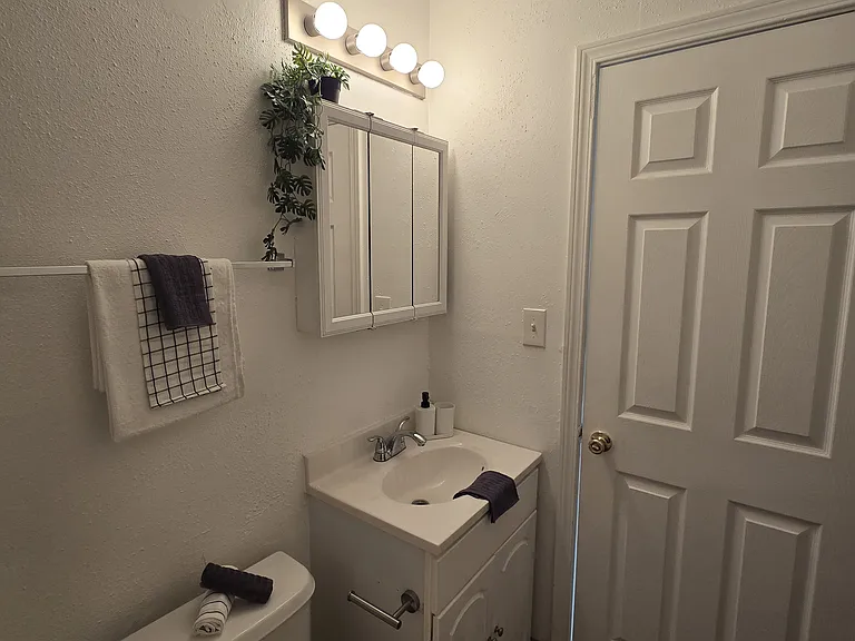 University View Apartments — Photo 25