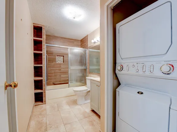 232 Harmon Cove Tower image 15 of 46