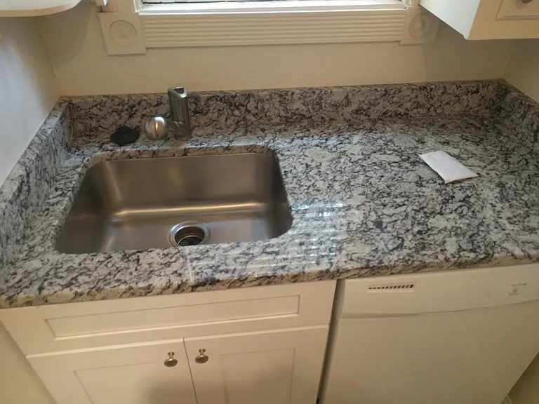 910 Cameron St #2 — Photo 11