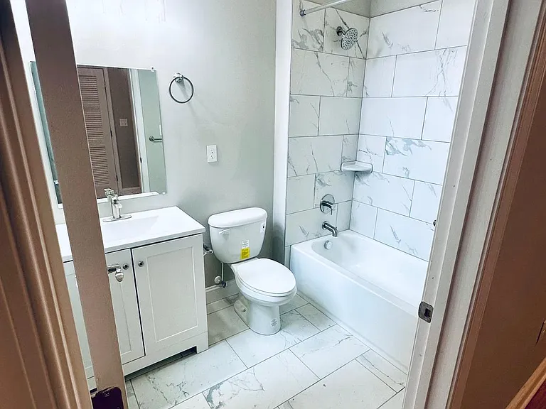 100 W Lexington St #204 — Photo 12