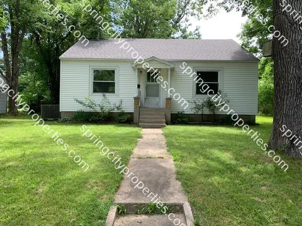 609 S Kirkpatrick St, El Dorado Springs, MO 64744