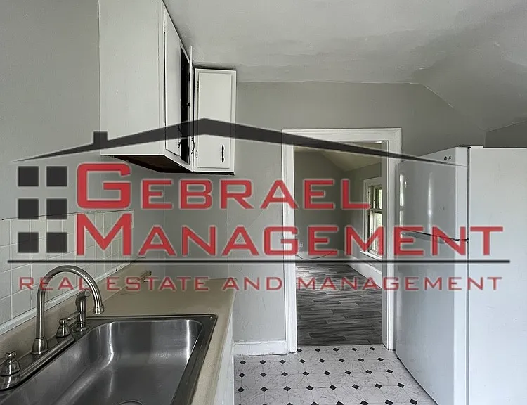 920 Ames St — Photo 15