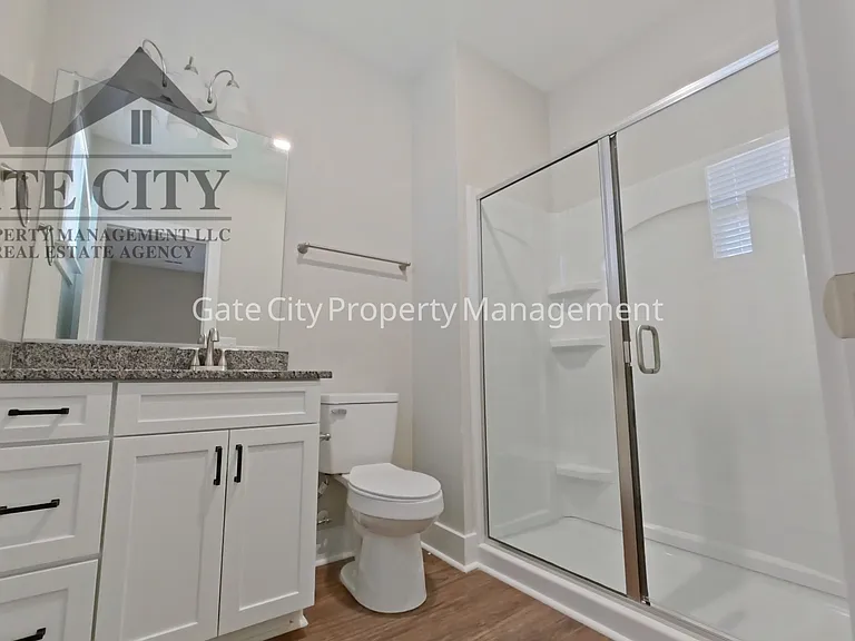 306 Oakwood St #A — Photo 9