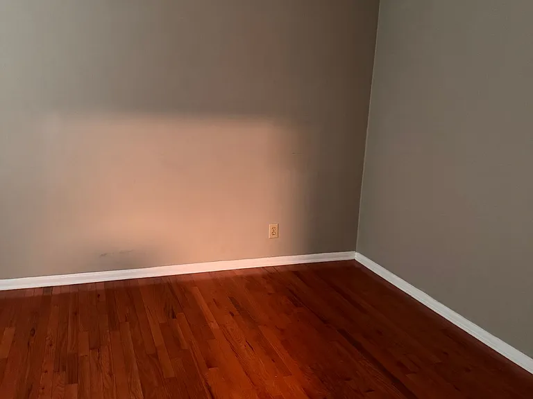 Adorable 1 Bed 1 Bath Apartment with hardwood floors! Washer/Dryer included! — Photo 15