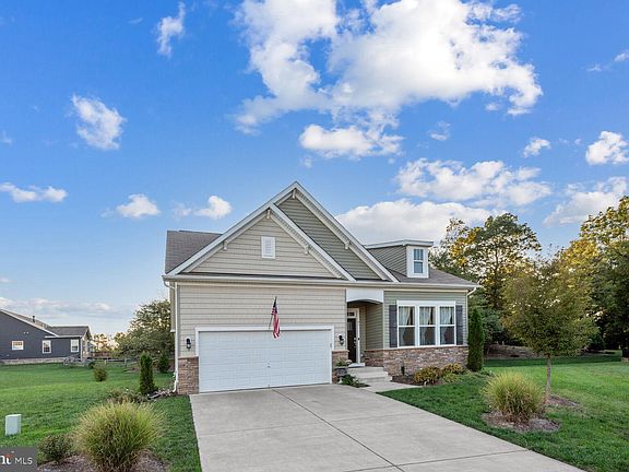 2nd image of 41 Hickory Shaft Ct