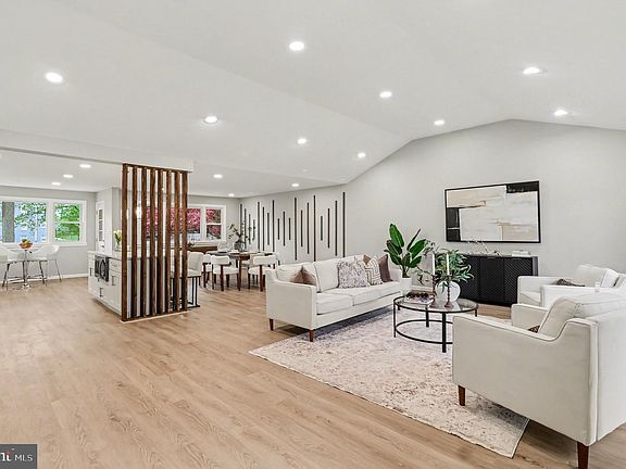4th image of 7804 Louise Ln
