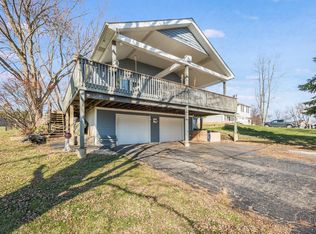 525 Carolyn Ln, Somonauk, IL 60552