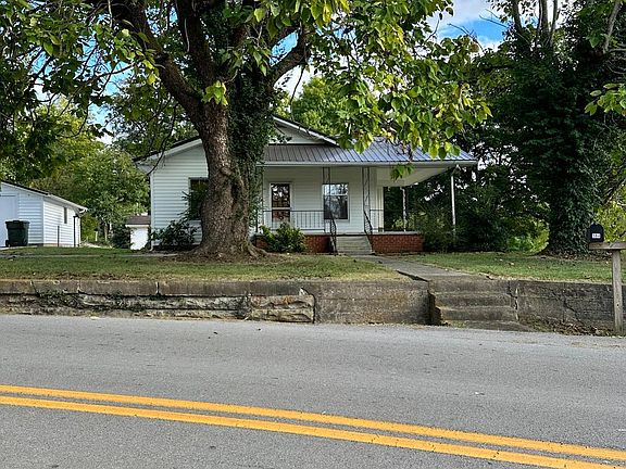 3rd image of 584 Old Corbin Pike Rd
