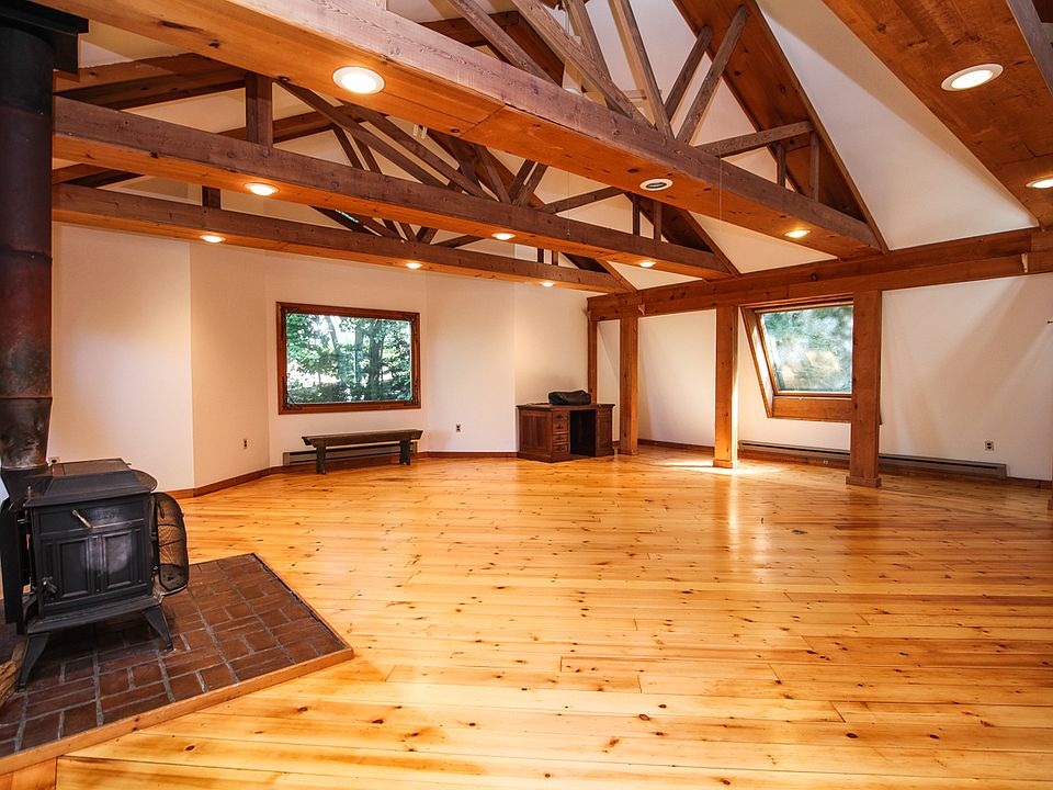 Large studio over garage