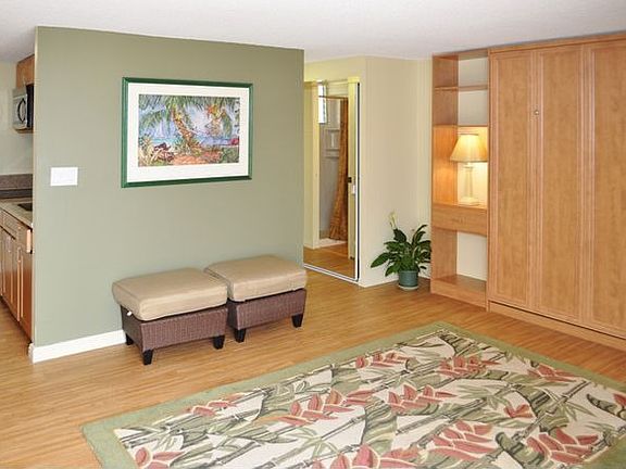  QueenWall bed closed