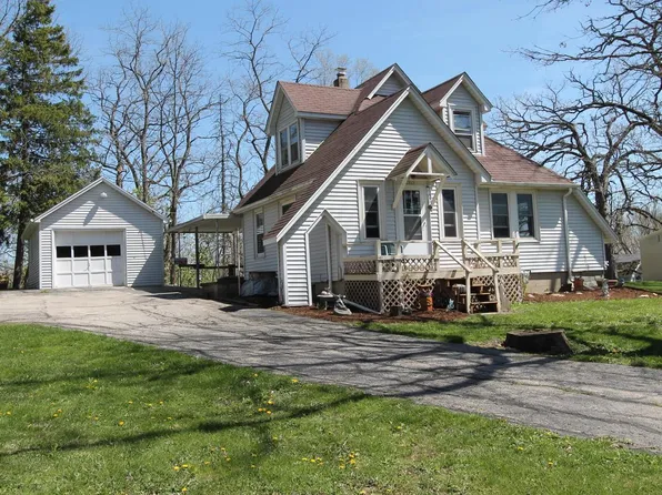 7825 McHenry STREET, Burlington, WI 53105