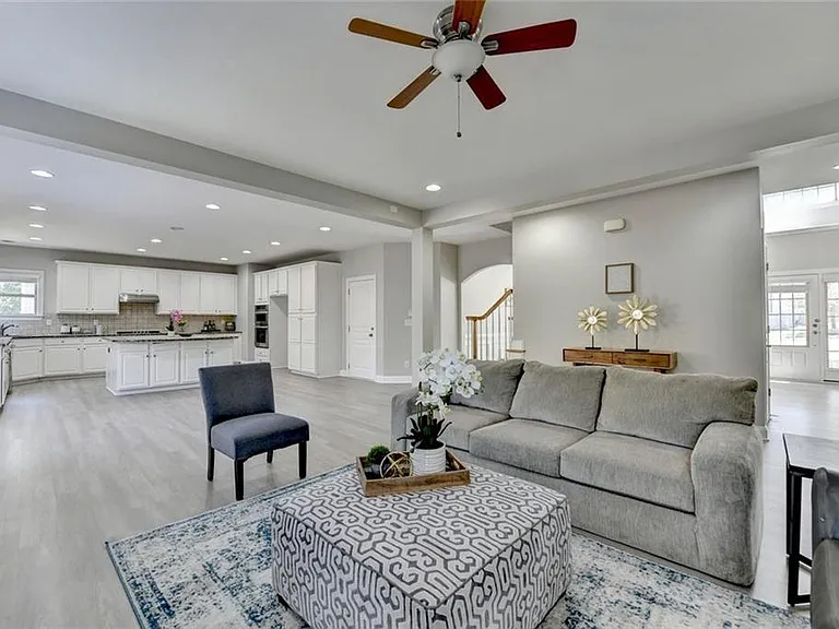 4805 Shelbourne Dr — Photo 23