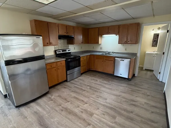 388 Auburn St #2, Manchester, NH 03103