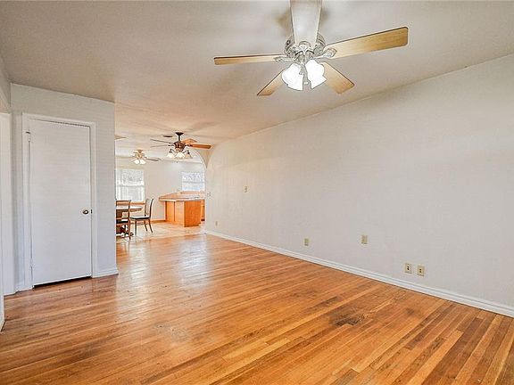 5th image of 1404 Dorchester Dr