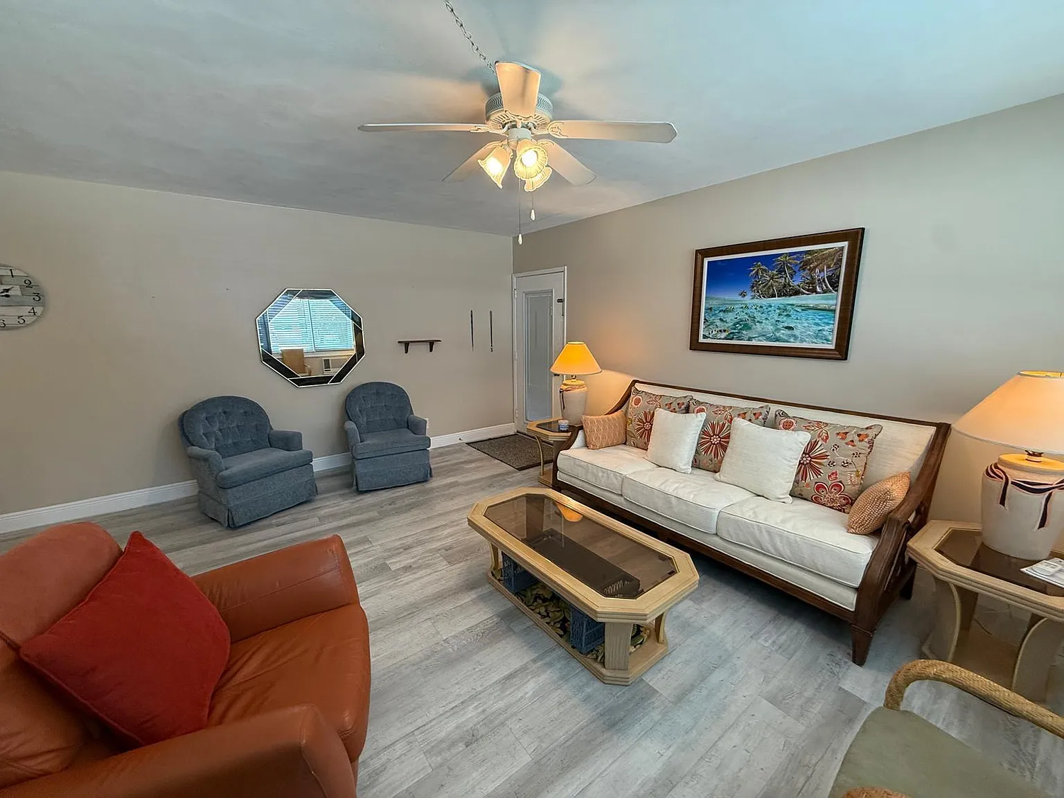 1 bed, 1.0 bath, 691 sqft, $1,900 — Photo 3