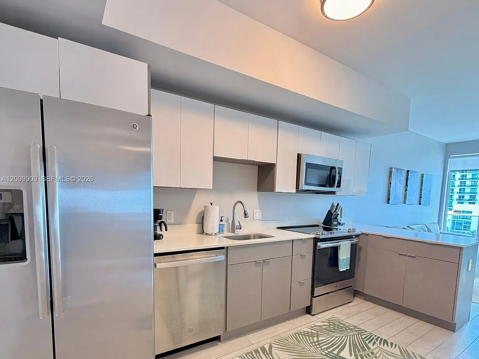 26 Edgewater Condo — Photo 2