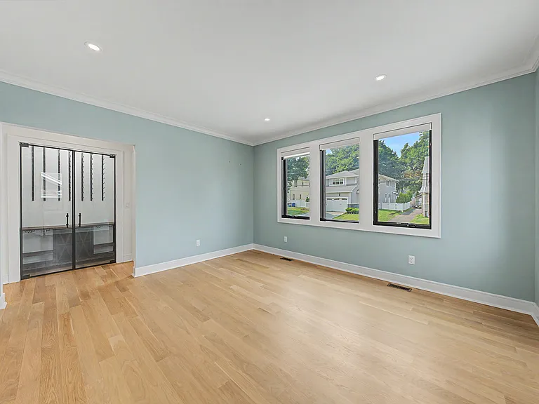 67 Westervelt Pl — Photo 46