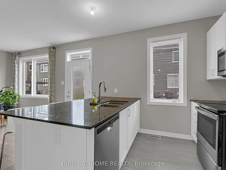 46 Focality Cres — Photo 11