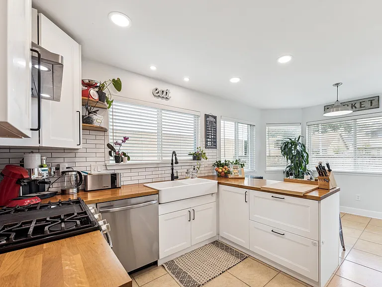 13511 Windchase Ct — Photo 6