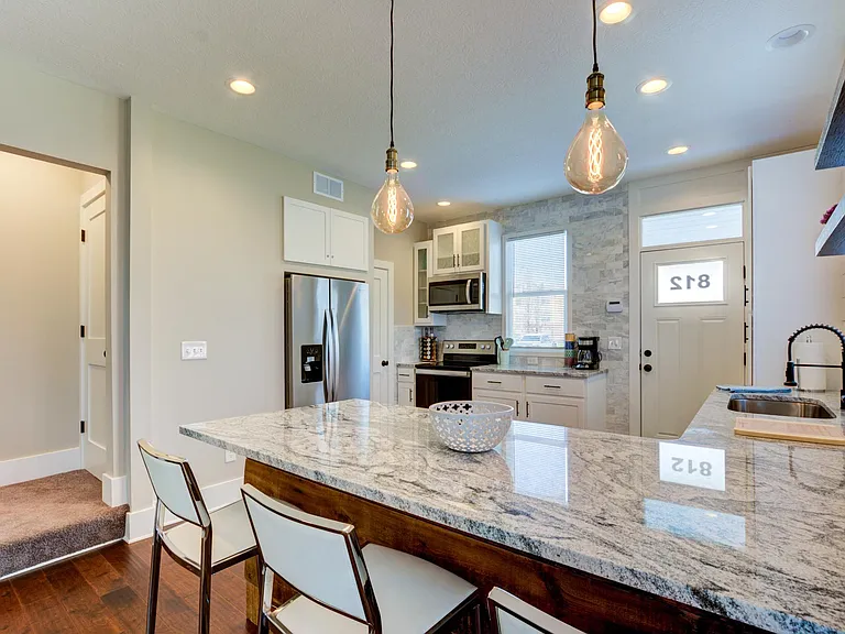 812 W Rich St #1A — Photo 4