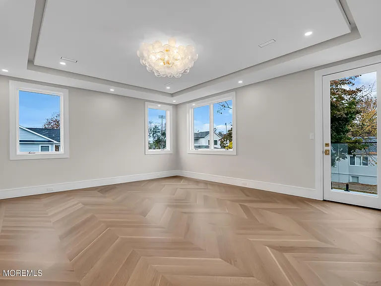 19 Clarence Ave — Photo 18