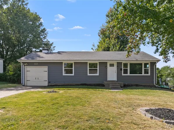 10537 Repose Dr, Saint Louis, MO 63137
