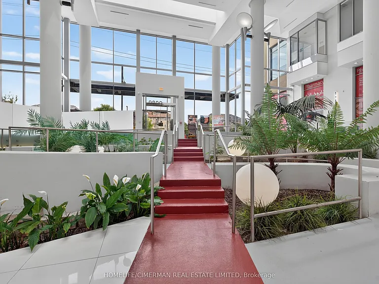 9090 Yonge St #1010 — Photo 41
