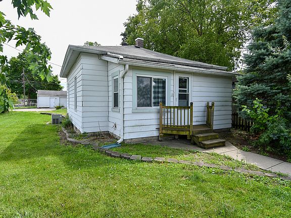 2nd image of 3901 Oliver Ave