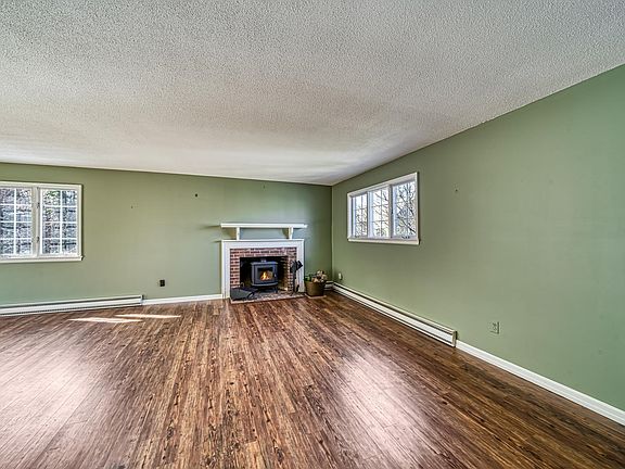 5th image of 19 Hilltop Place #19