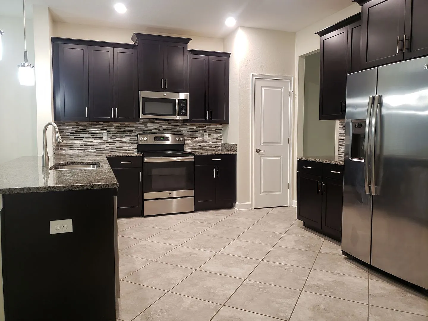 Beautiful Two Story Lake Nona Home — Photo 3