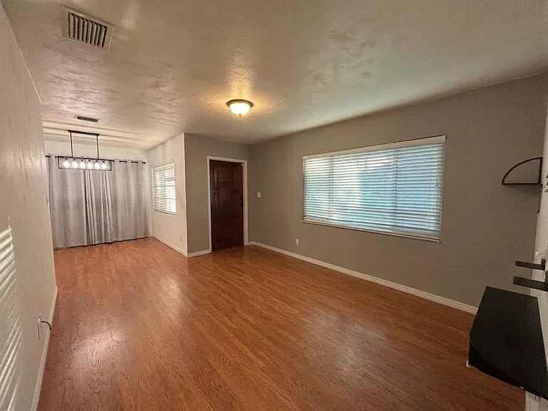 226 Palm Ave — Photo 7