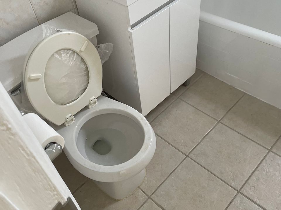 2nd image of 2066 E 15th St APT 2D