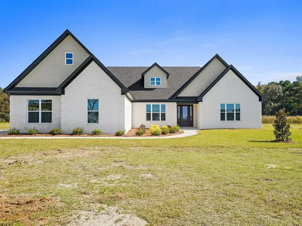 689 S Foster St, Slocomb, AL 36375