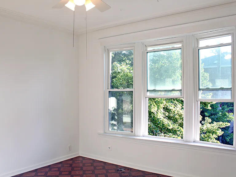 2025 W 35th St #2F — Photo 13