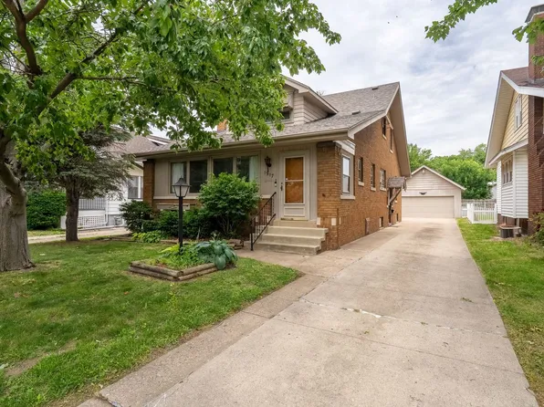 (undisclosed Address), West Peoria, IL 61604
