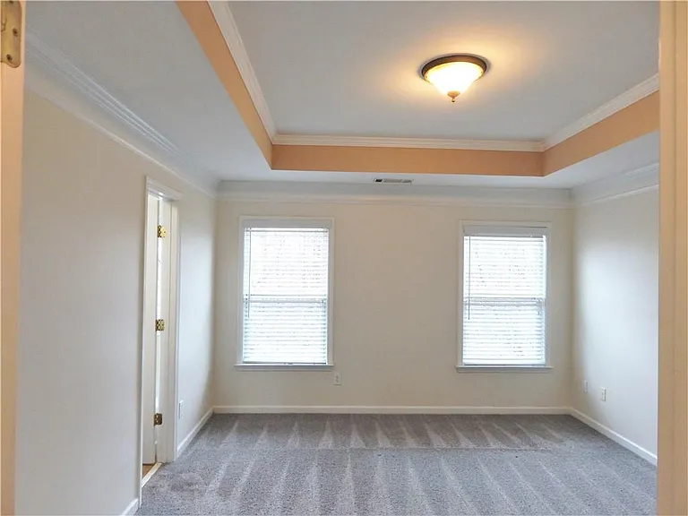 10829 Yorkwood St — Photo 32