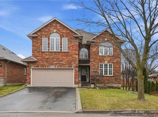 486 Delaney Ct, Burlington, ON L7L 5T7